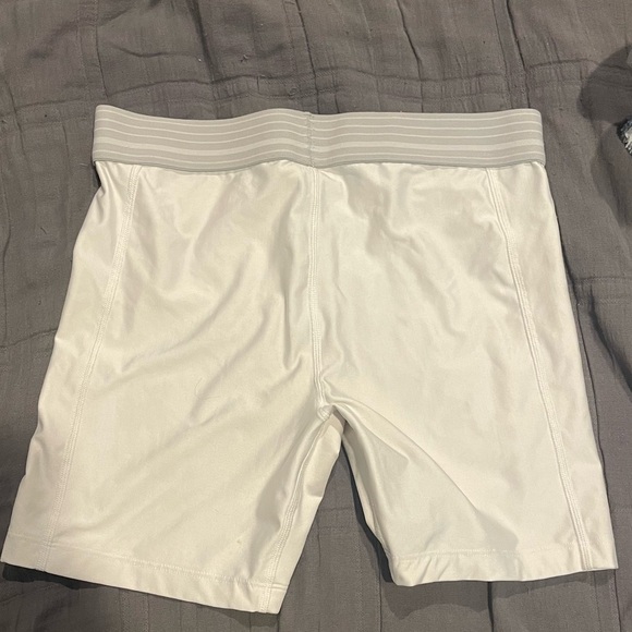 White under armour athletic shorts! - Picture 2 of 2